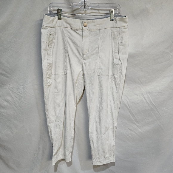 Athleta Pants - Athleta Trekkie Cropped Hiking Pants Womens 4P White Style 76260